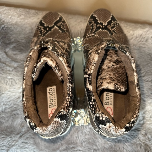 Blondo Mob Wife Y2K Sz 8 Waterproof Snake Animal Print Hidden Wedge Sneakers - Picture 6 of 8